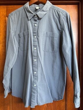L.L. Bean Women’s Seersucker Blue and Gray Long Sleeve Blouse
